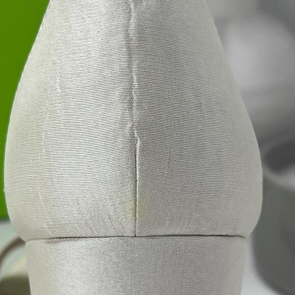 Sam Edelman Yaro Pearl/Ivory Satin Ankle Strap Block Heel Sandals Women's US 10W - Picture 10 of 13